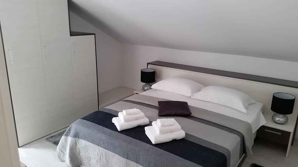 Apartments Sanja Trogir Exterior photo